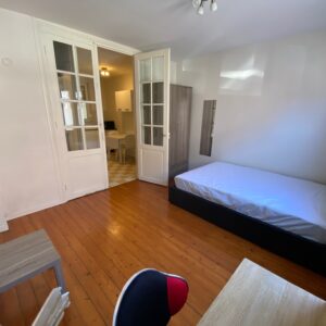 COURREJOLLES 1 - MEUBLE