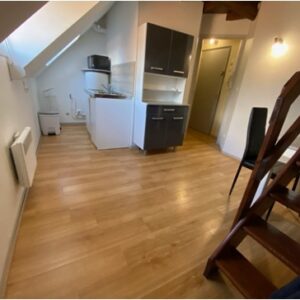 COURREJOLLES 5 - MEUBLE